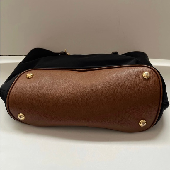 Michael Kors Jet Set Multi Pocket Purse - Picture 4 of 7